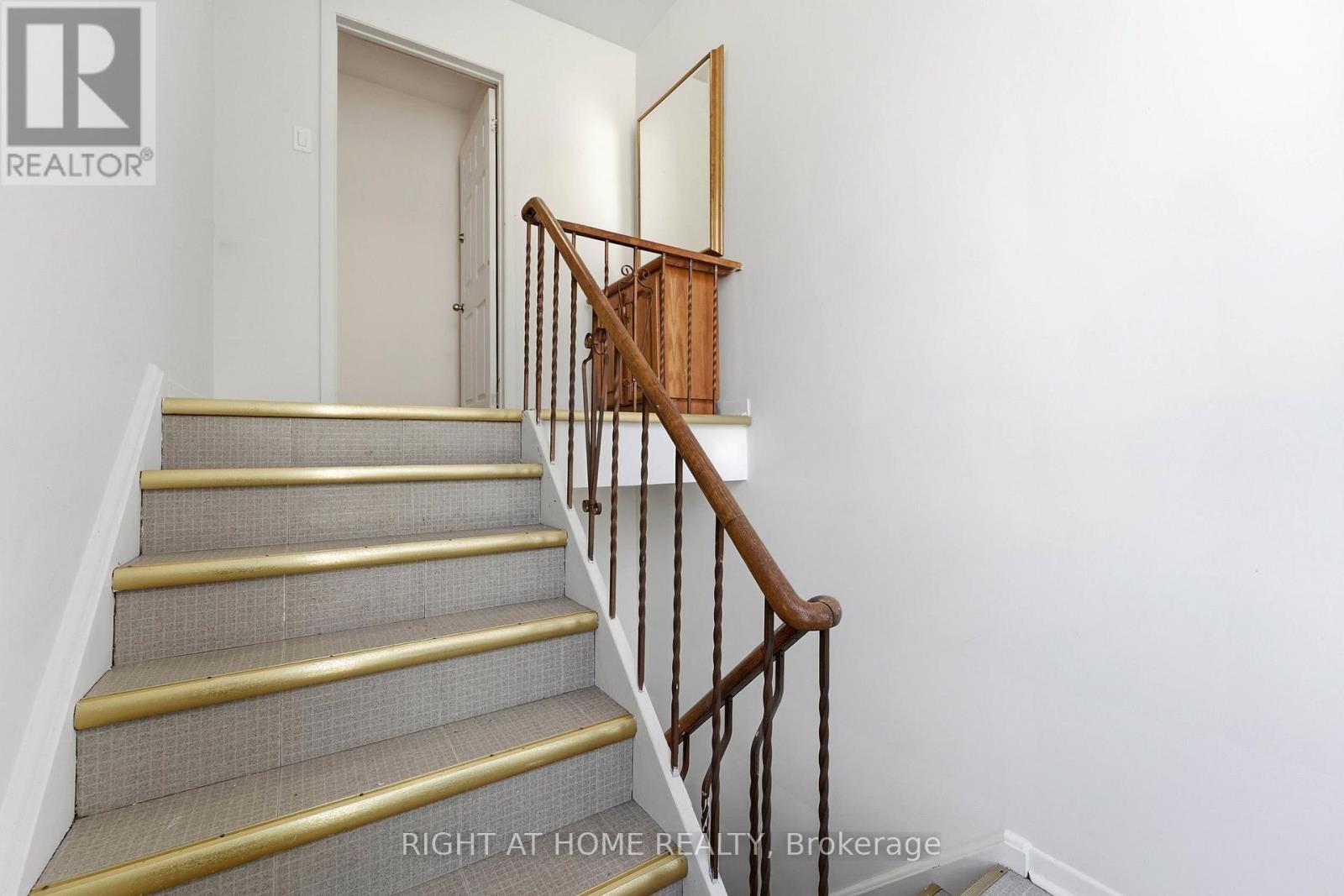 3 Carlis Place, Mississauga, Ontario  L5G 1A8 - Photo 6 - W13623604