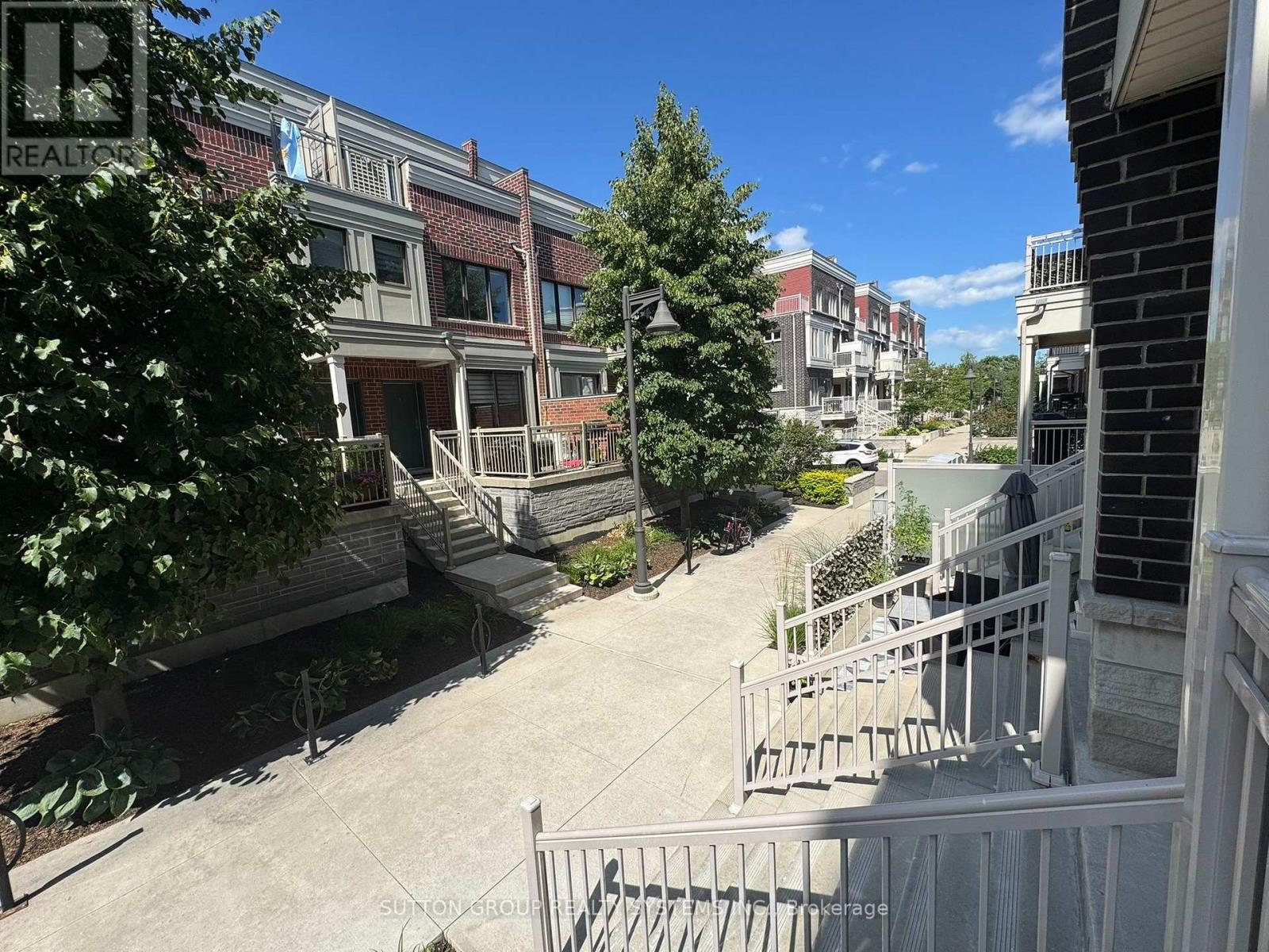 10 - 90 Eastwood Park Gardens, Toronto, Ontario  M8W 0B2 - Photo 2 - W13623606