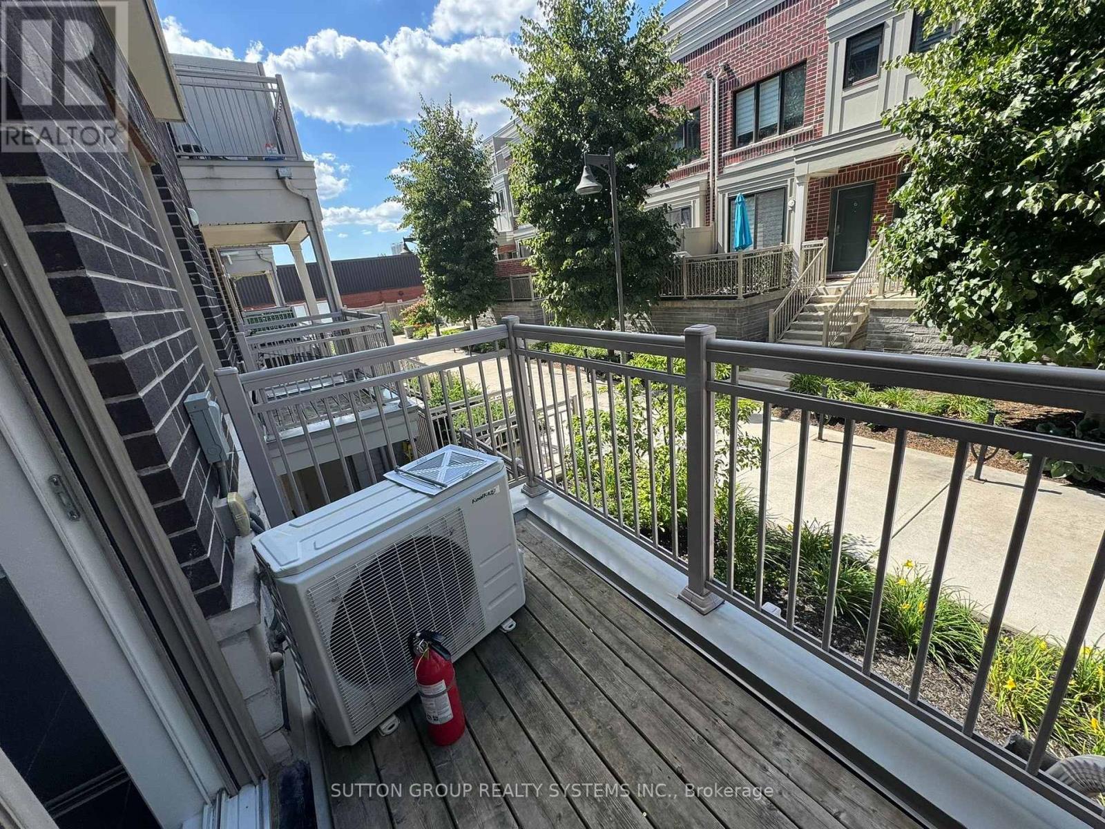 10 - 90 Eastwood Park Gardens, Toronto, Ontario  M8W 0B2 - Photo 3 - W13623606