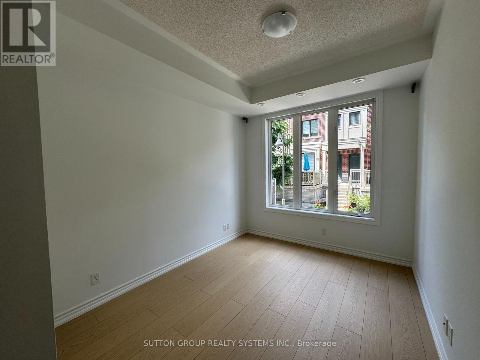 10 - 90 Eastwood Park Gardens, Toronto, Ontario  M8W 0B2 - Photo 6 - W13623606