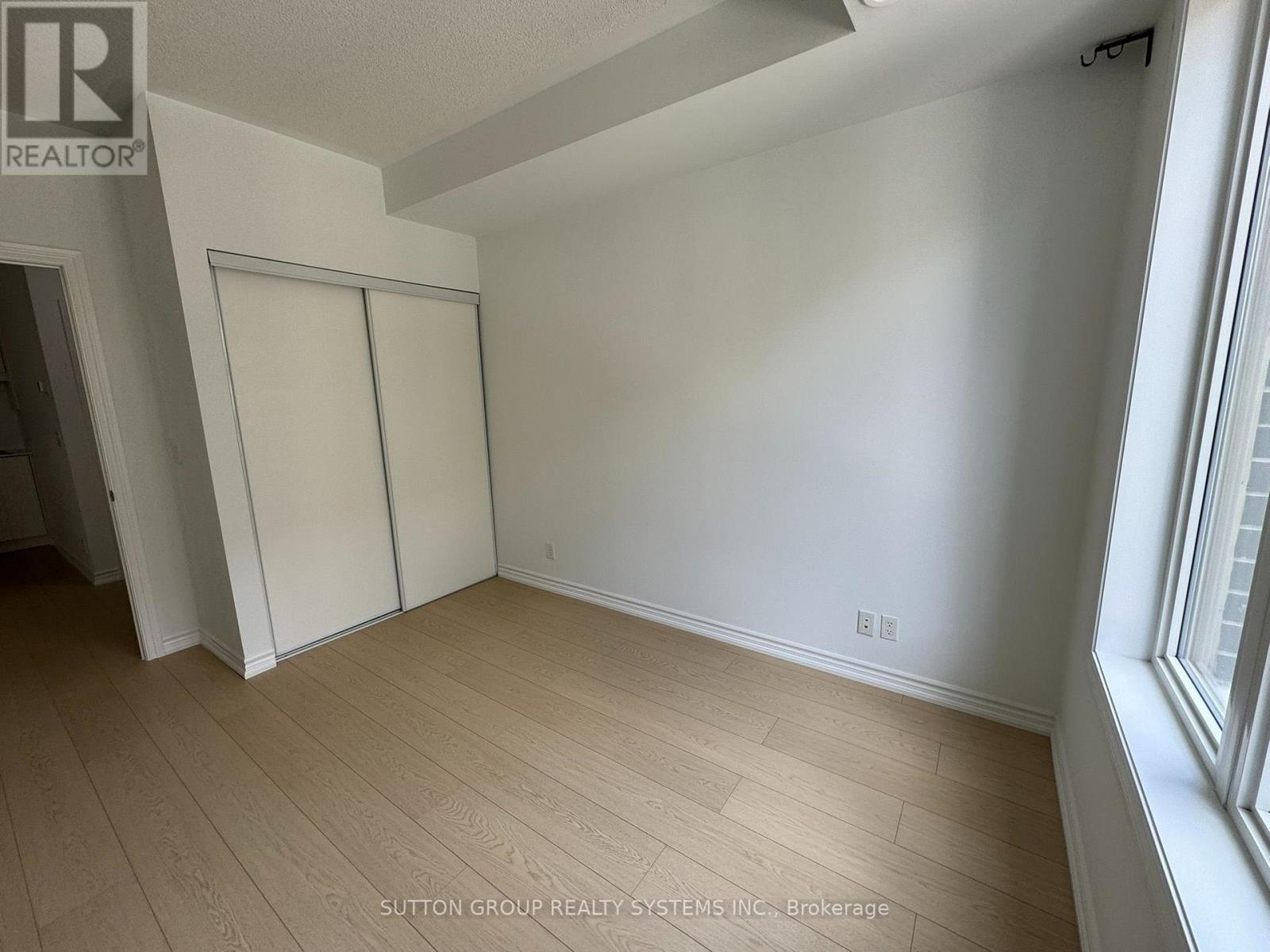 10 - 90 Eastwood Park Gardens, Toronto, Ontario  M8W 0B2 - Photo 8 - W13623606