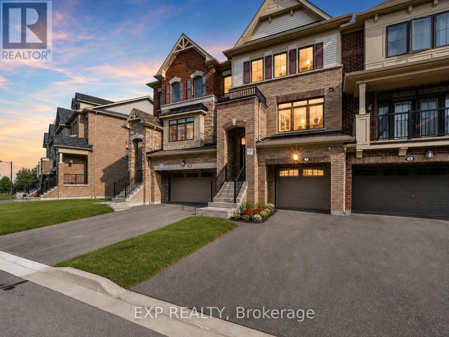 7 Delft Drive, Markham, Ontario  L6C 0Z3 - Photo 2 - N13599048