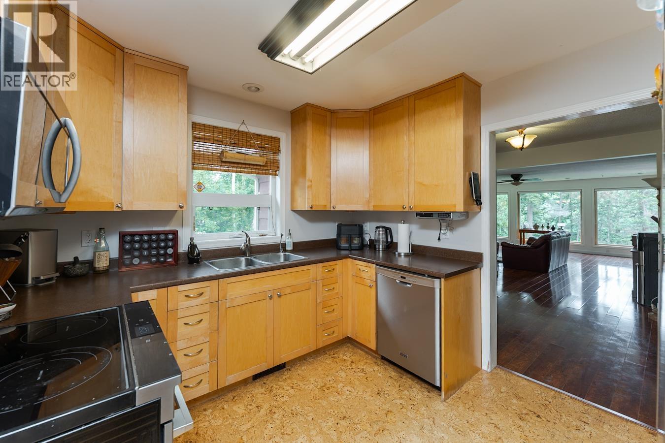 3001 Riverview Road, Prince George, British Columbia  V2K 4Y5 - Photo 10 - R3136525