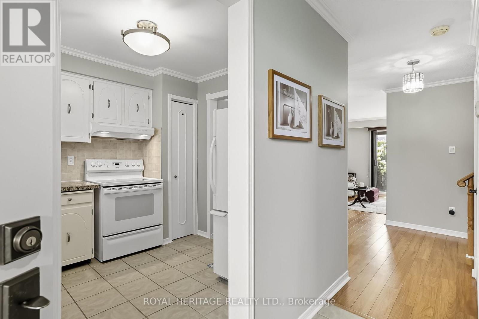 6 - 580 Eyer Drive, Pickering, Ontario  L1W 3B7 - Photo 3 - E13623668