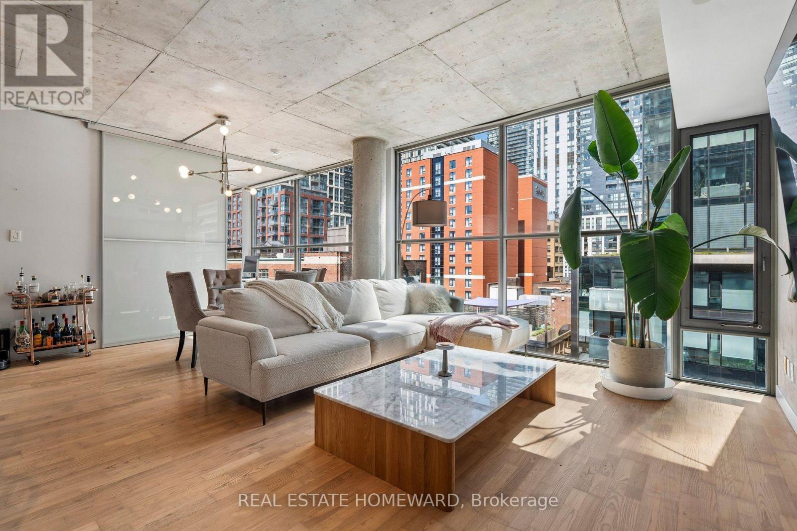 807 - 25 OXLEY STREET, Toronto, Ontario