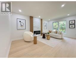 108 BERWICK CRESCENT, Richmond Hill, Ontario