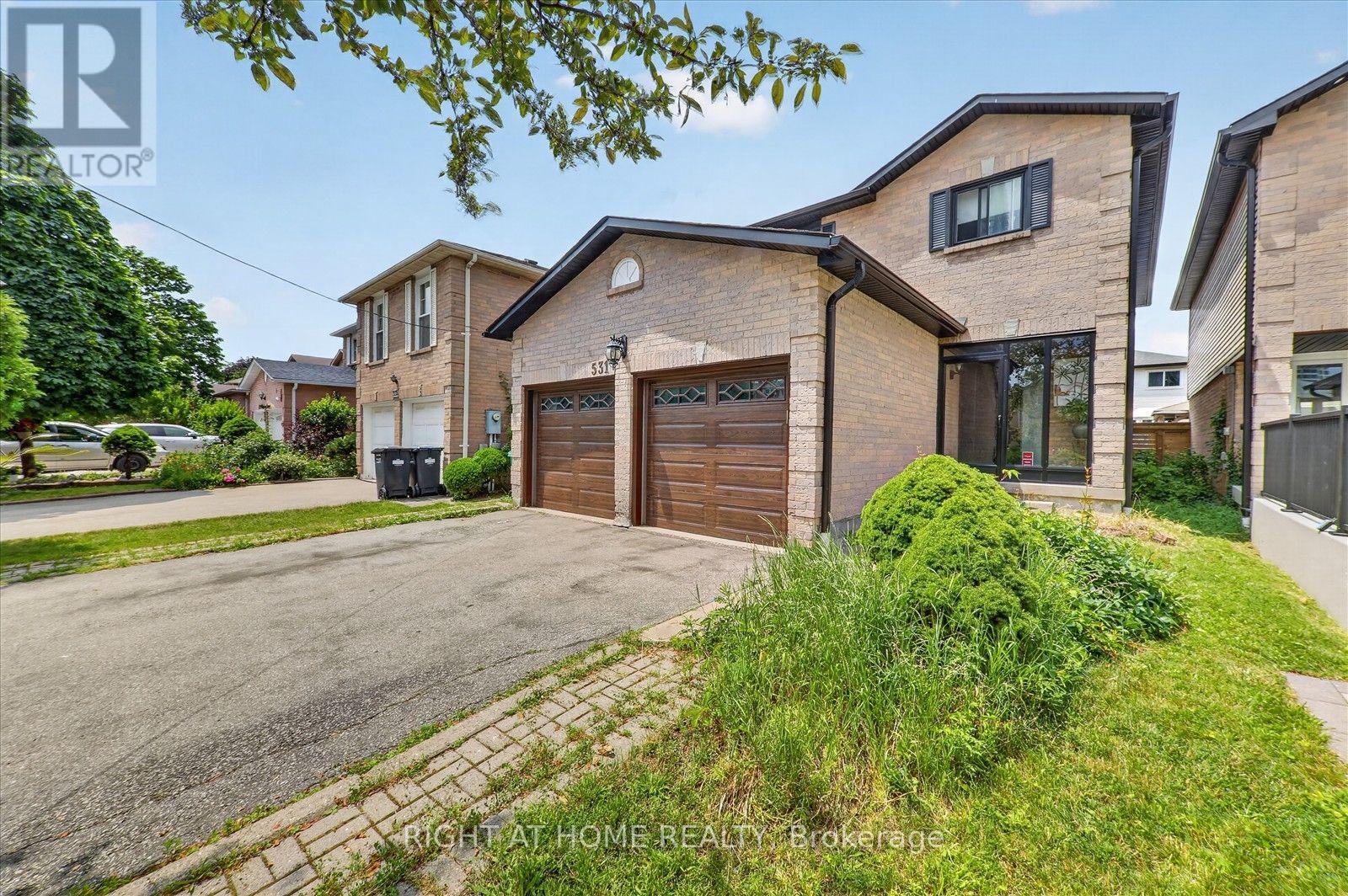 531 Wallenberg Crescent, Mississauga, Ontario  L5B 3L8 - Photo 2 - W13623662