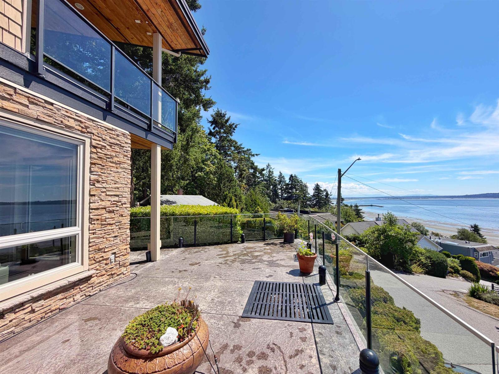 14533 Magdalen Avenue, White Rock, British Columbia  V4B 2X5 - Photo 2 - R3150960