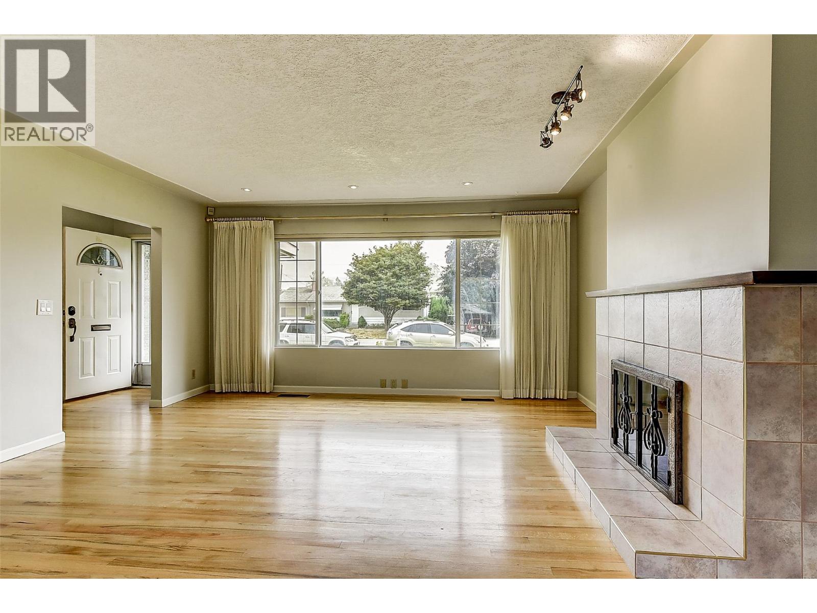 2202 Aberdeen Street, Kelowna, British Columbia  V1Y 2T4 - Photo 33 - 10390422