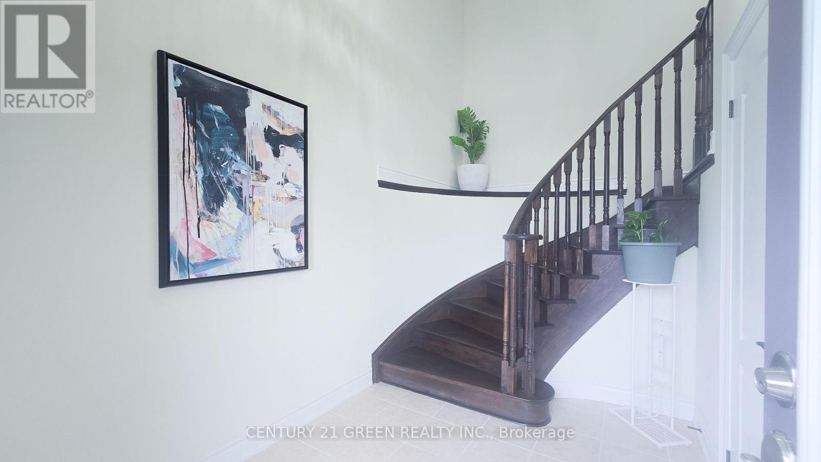 61 Magdalan Crescent, Richmond Hill, Ontario  L4E 0W4 - Photo 4 - N13623708