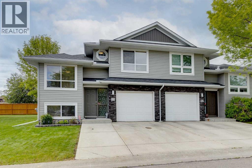 111, 55 Fairways Drive NW, Airdrie, Alberta T4B 2T5 - Photo 2 - A2320136