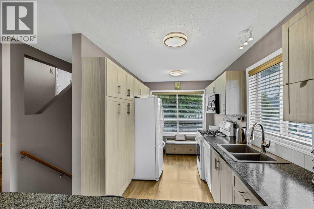 111, 55 Fairways Drive NW, Airdrie, Alberta T4B 2T5 - Photo 4 - A2320136