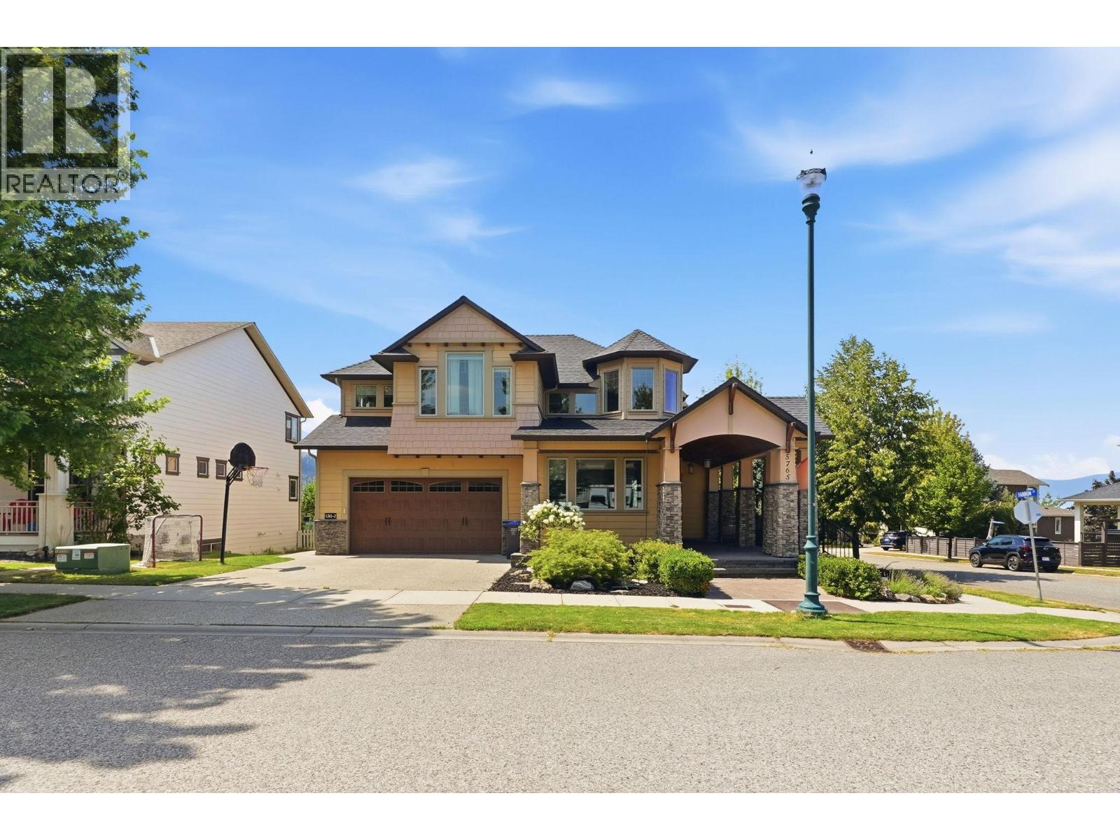 5765 Mountainside Drive, Kelowna, British Columbia