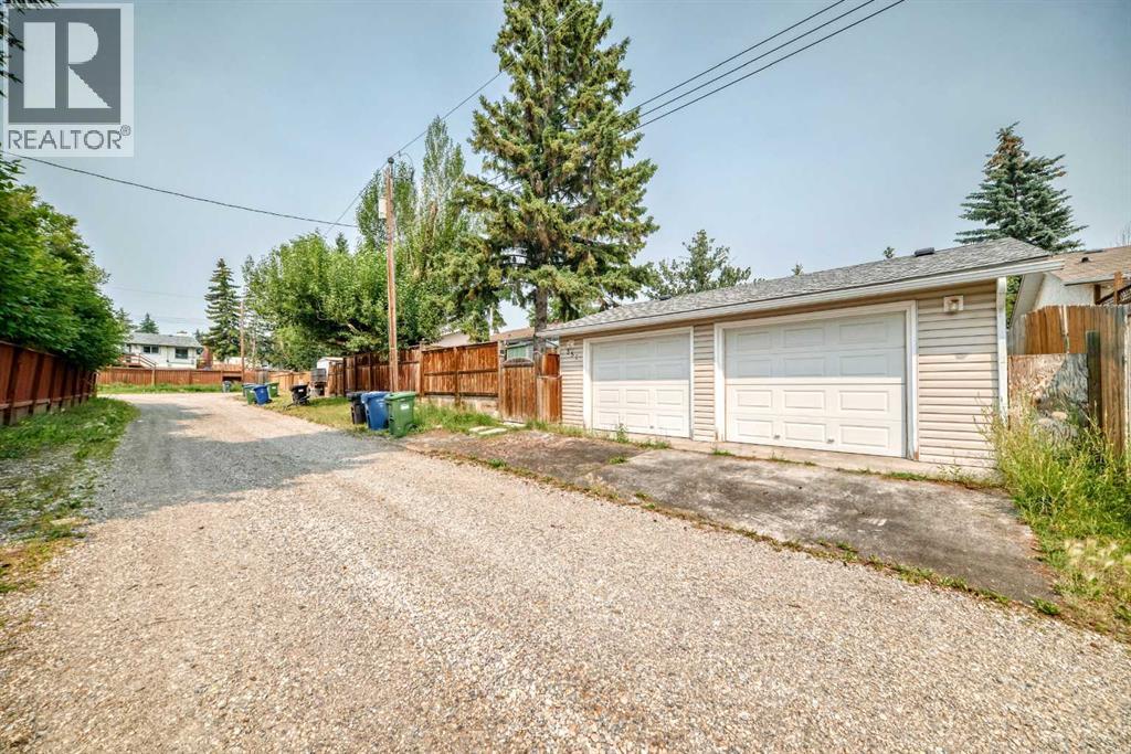 351 Cedarpark Drive Sw, Calgary, Alberta  T2W 2J5 - Photo 47 - A2330997