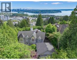 880 YOUNETTE DRIVE, West Vancouver, British Columbia