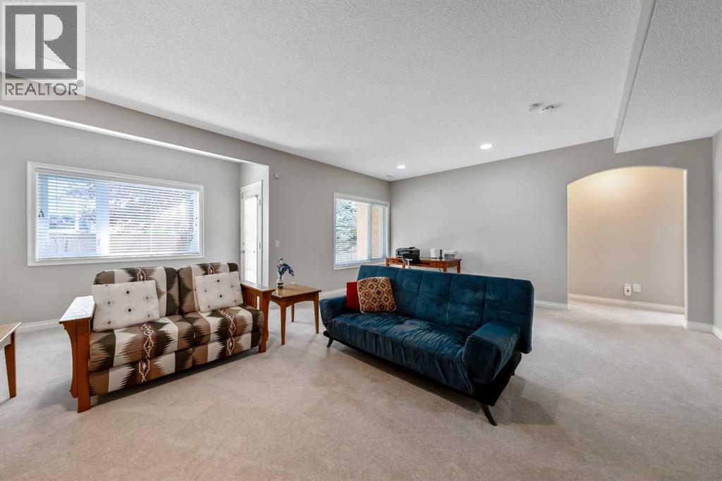 266 Shannon Estates Terrace Sw, Calgary, Alberta  T2Y 4C4 - Photo 29 - A2331505
