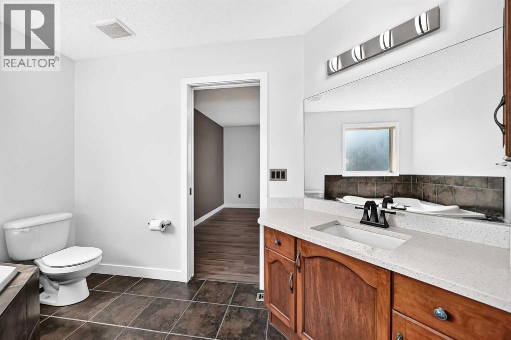 98 Panamount Villas Nw, Calgary, Alberta  T3K 0A4 - Photo 26 - A2329386