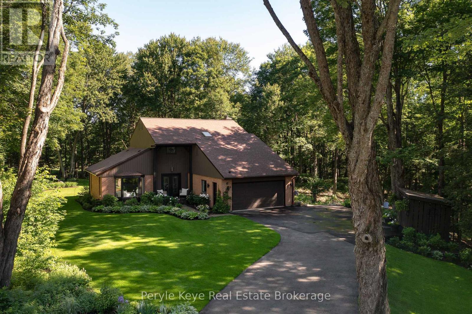 41 SOUTH MUSKOKA DRIVE, Bracebridge, Ontario