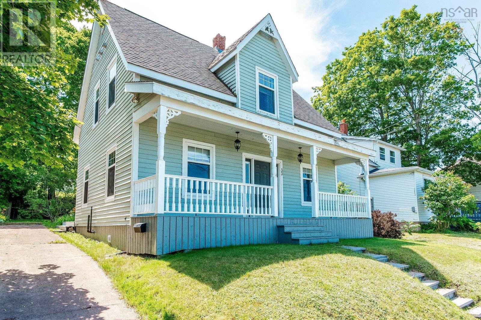 33 Beacon Street, Amherst, Nova Scotia
