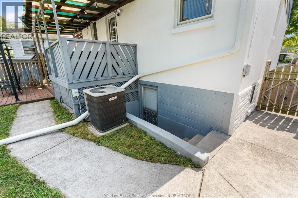 1574 Arthur, Windsor, Ontario N8Y 3Y9 - Photo 14 - 26018411
