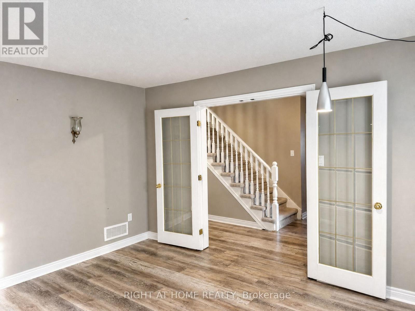 890 Guildwood Boulevard, London North, Ontario  N6H 5S9 - Photo 5 - X13623736
