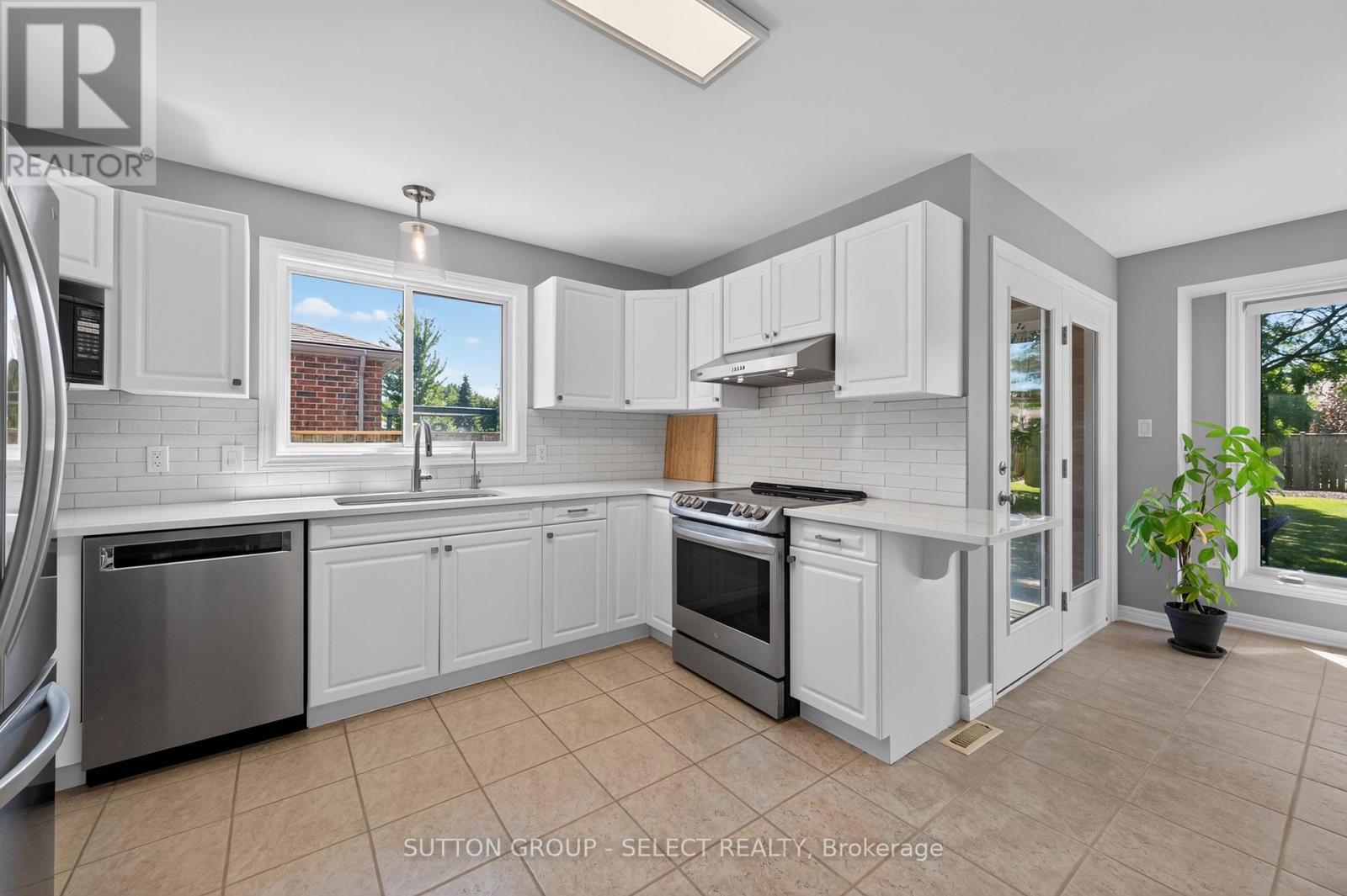 2021 Lumb Court, London North, Ontario  N6G 5J4 - Photo 14 - X13623870
