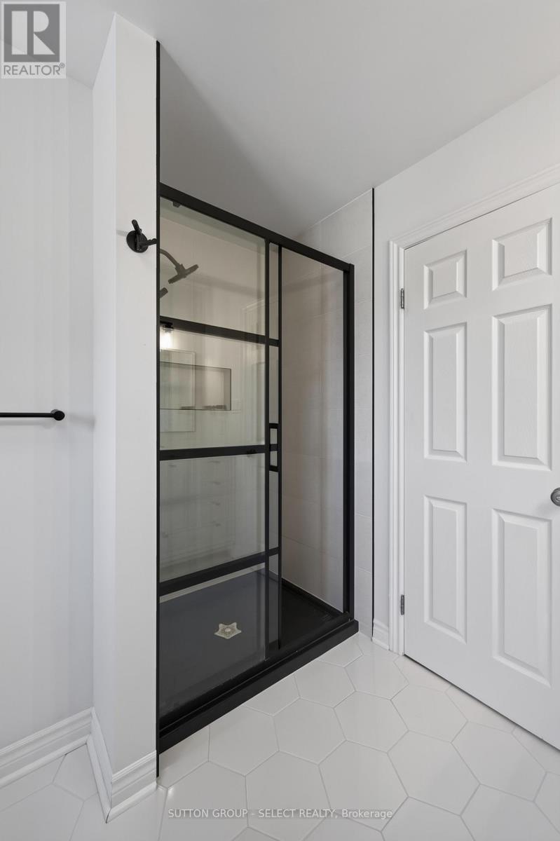 2021 Lumb Court, London North, Ontario  N6G 5J4 - Photo 26 - X13623870