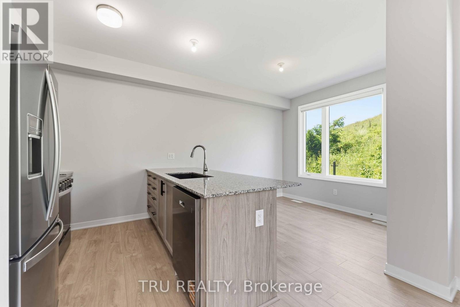 706 Expansion Road, Ottawa, Ontario K2J 7G4 - Photo 5 - X13623862