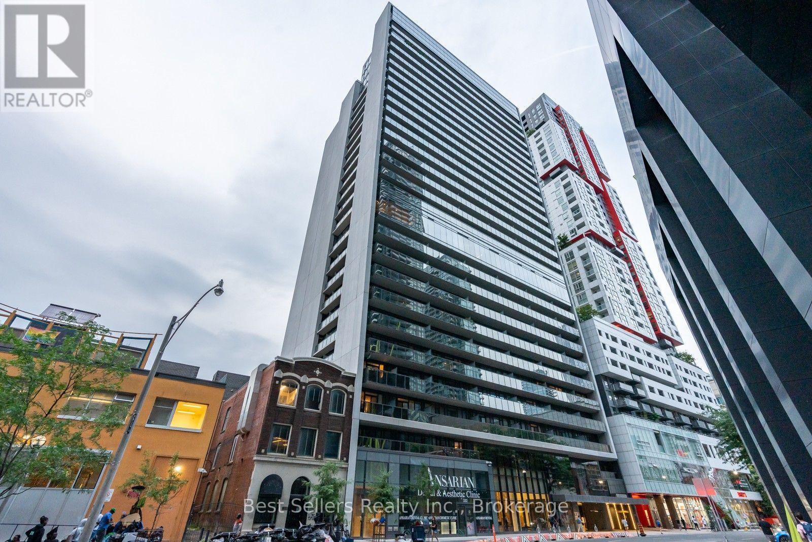1605 - 330 RICHMOND STREET W