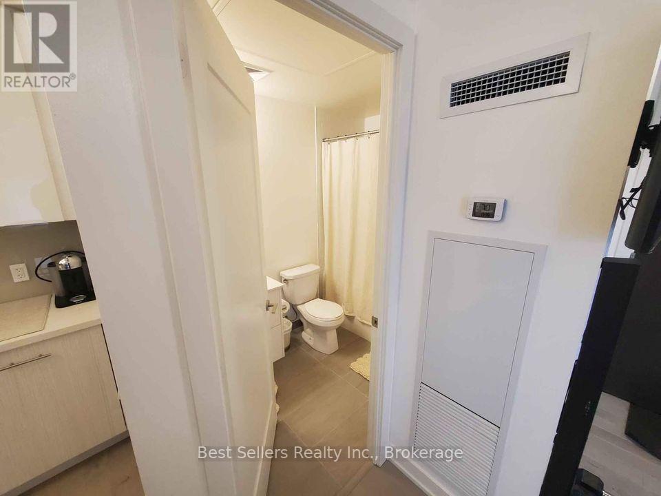 1605 - 330 Richmond Street W, Toronto, Ontario  M5V 0M4 - Photo 13 - C13623766