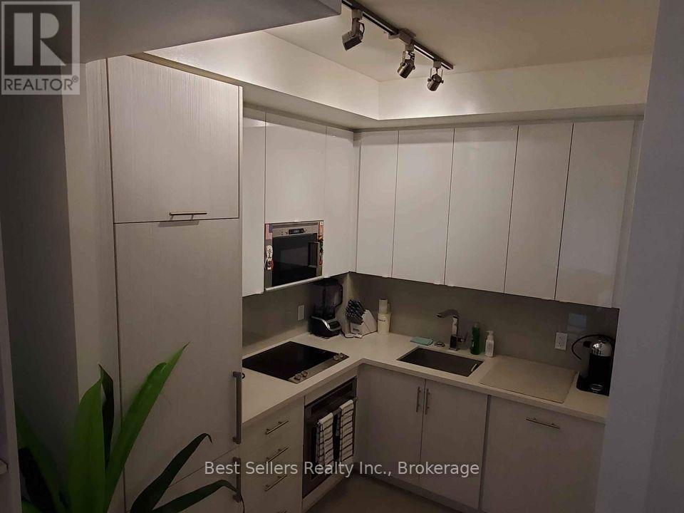 1605 - 330 Richmond Street W, Toronto, Ontario  M5V 0M4 - Photo 16 - C13623766