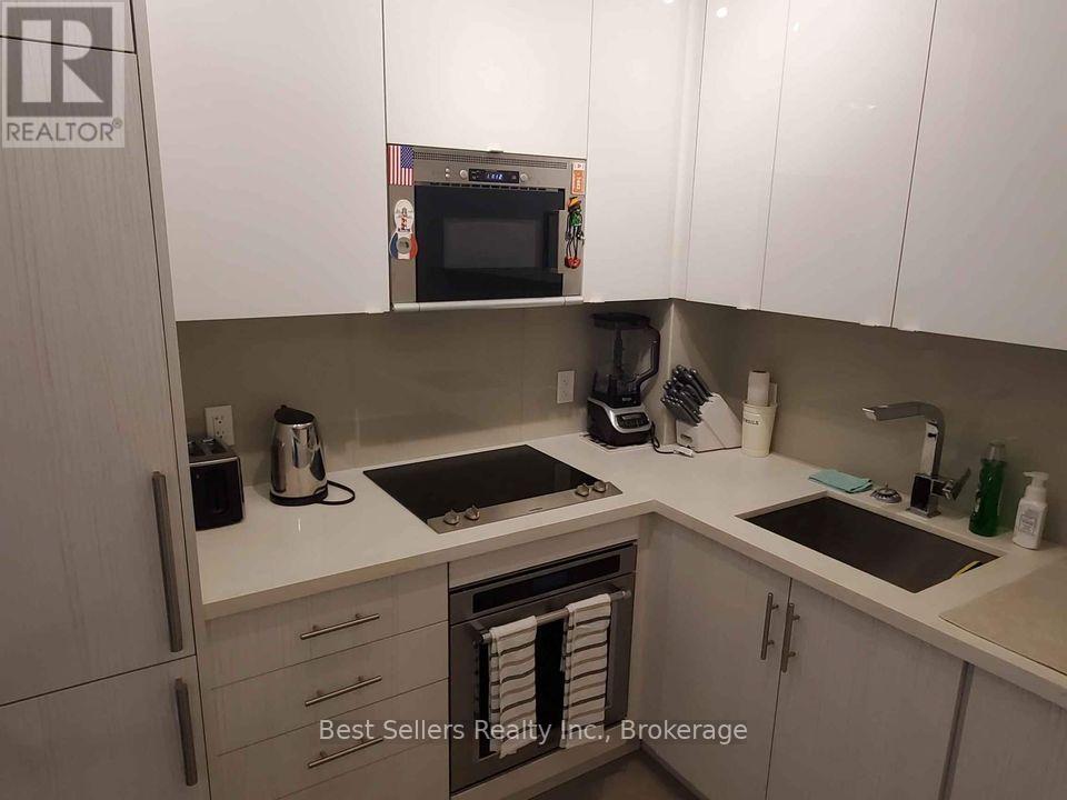 1605 - 330 Richmond Street W, Toronto, Ontario  M5V 0M4 - Photo 17 - C13623766