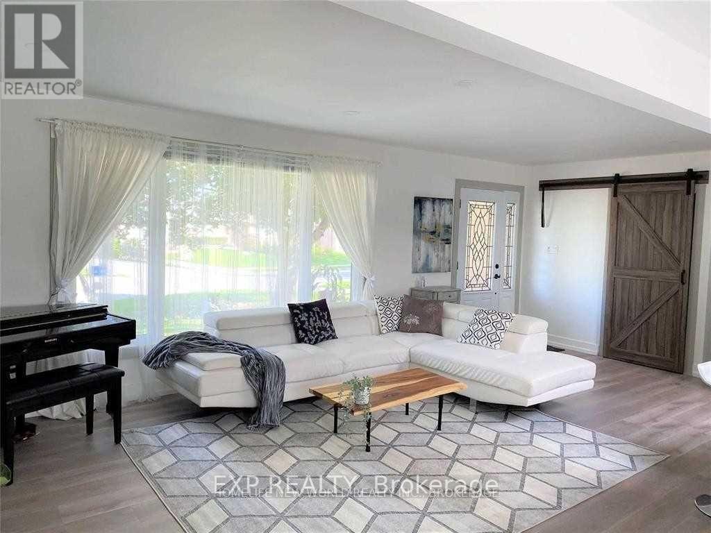 380 Balkan Road, Richmond Hill, Ontario  L4C 2P1 - Photo 3 - N13623728