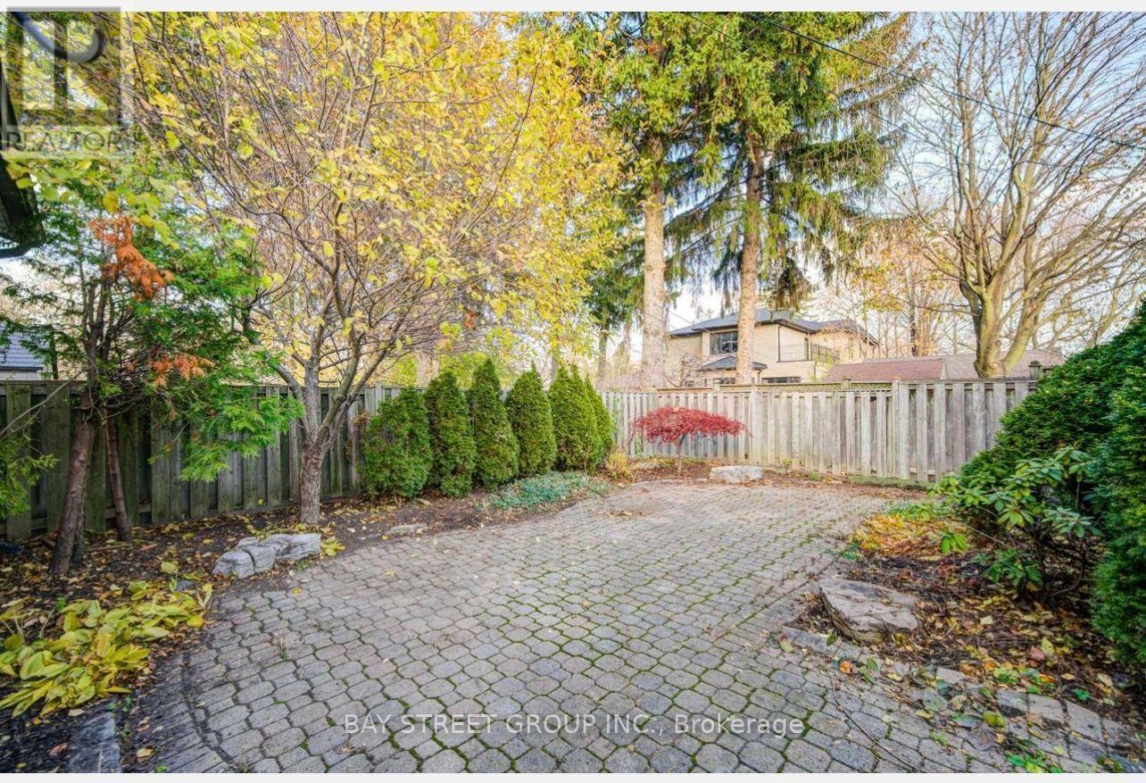 331 Elmwood Avenue, Richmond Hill, Ontario L4C 1L7 - Photo 11 - N13623750