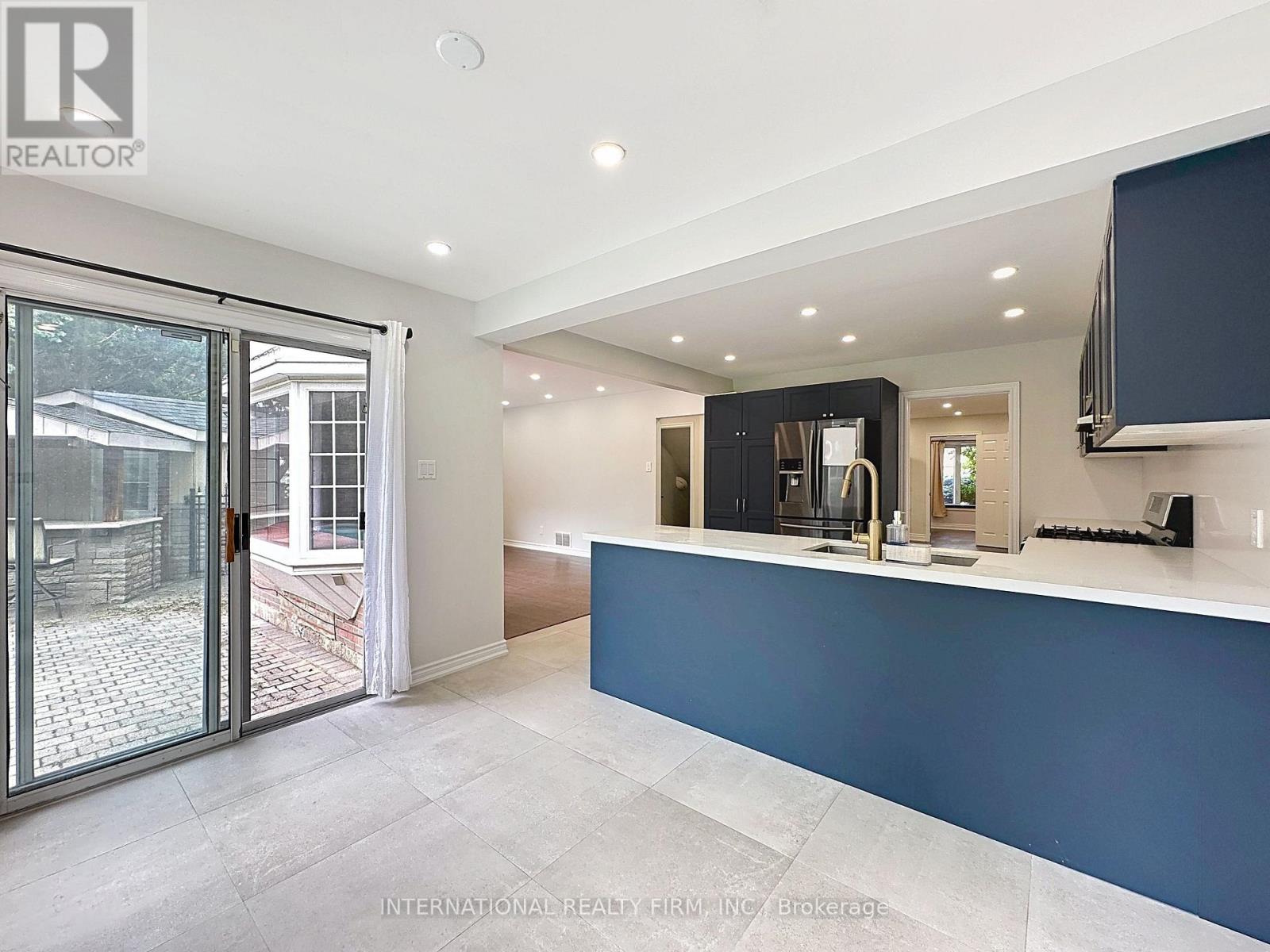 21 Mayvern Crescent, Richmond Hill, Ontario  L4C 5J5 - Photo 13 - N13623758
