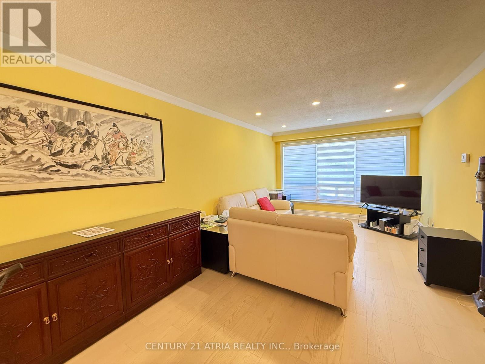 73 Stately Way, Markham, Ontario L3T 3Z9 - Photo 4 - N13623764