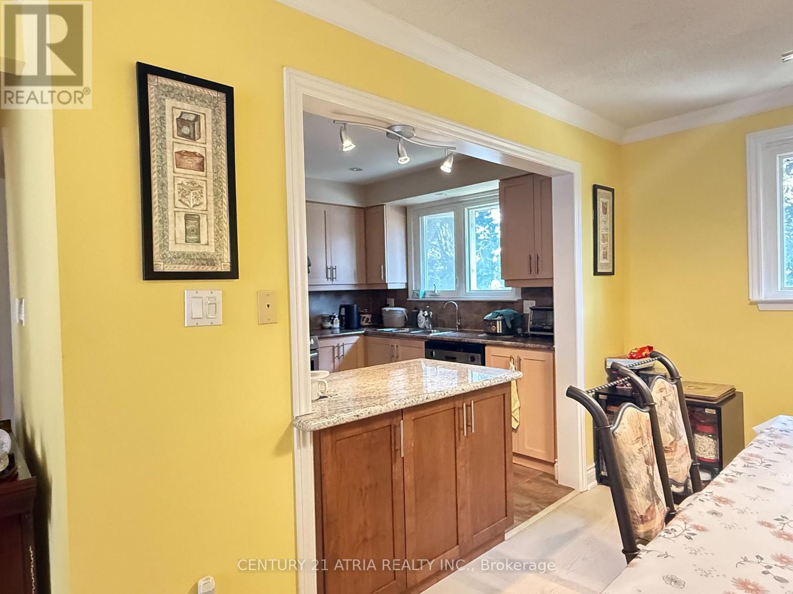 73 Stately Way, Markham, Ontario L3T 3Z9 - Photo 6 - N13623764