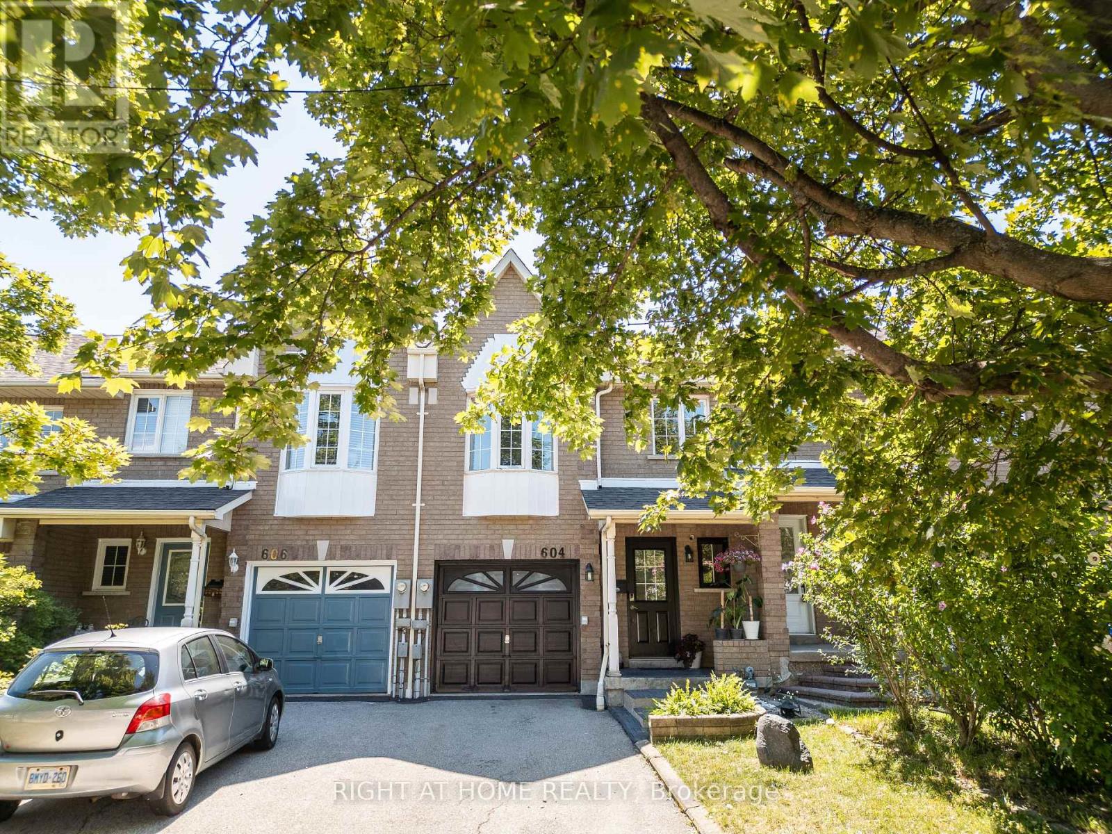 604 LUMBERTON CRESCENT, Mississauga, Ontario