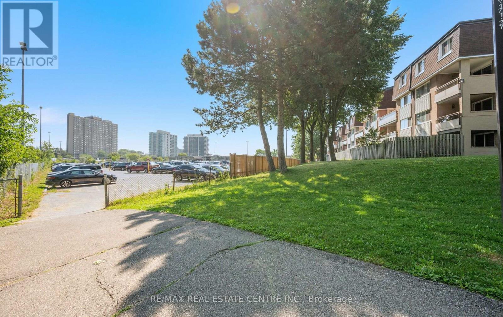 2 - 2170 Bromsgrove Road, Mississauga, Ontario L5J 4J2 - Photo 4 - W13623800