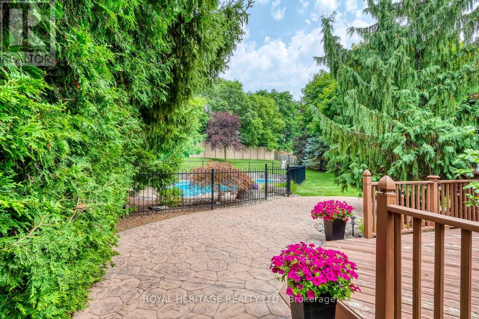 1451 Ravensmoor Crescent, Mississauga, Ontario  L5M 3L4 - Photo 38 - W13623866