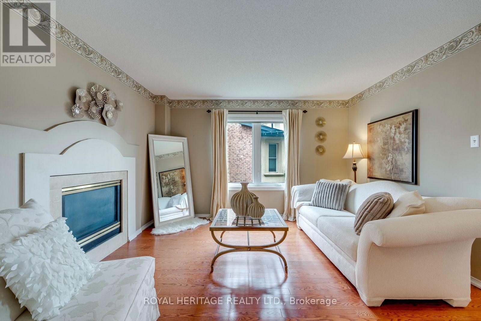 1451 Ravensmoor Crescent, Mississauga, Ontario  L5M 3L4 - Photo 5 - W13623866