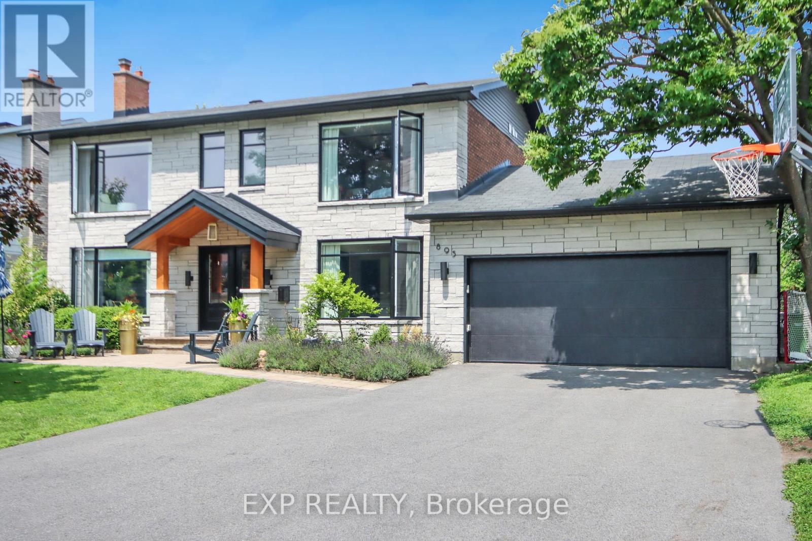 895 DRESDEN CRESCENT, Ottawa, Ontario