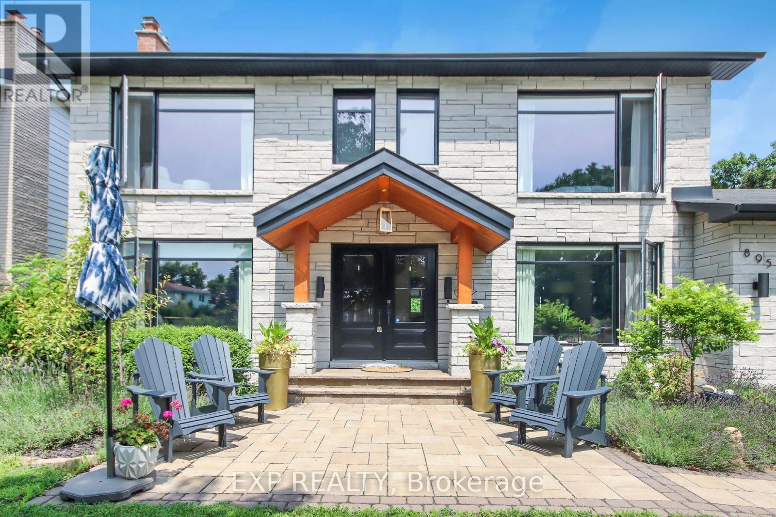 895 Dresden Crescent, Ottawa, Ontario  K2B 5H8 - Photo 2 - X13623934