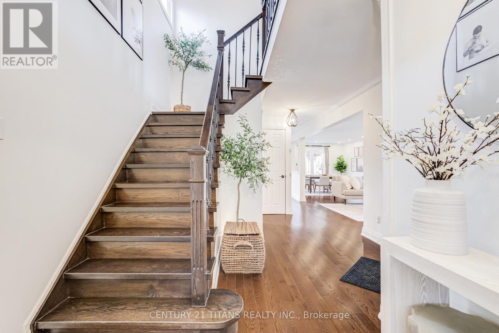 6 Blossom Court, Vaughan, Ontario  L4L 6S9 - Photo 6 - N13623930