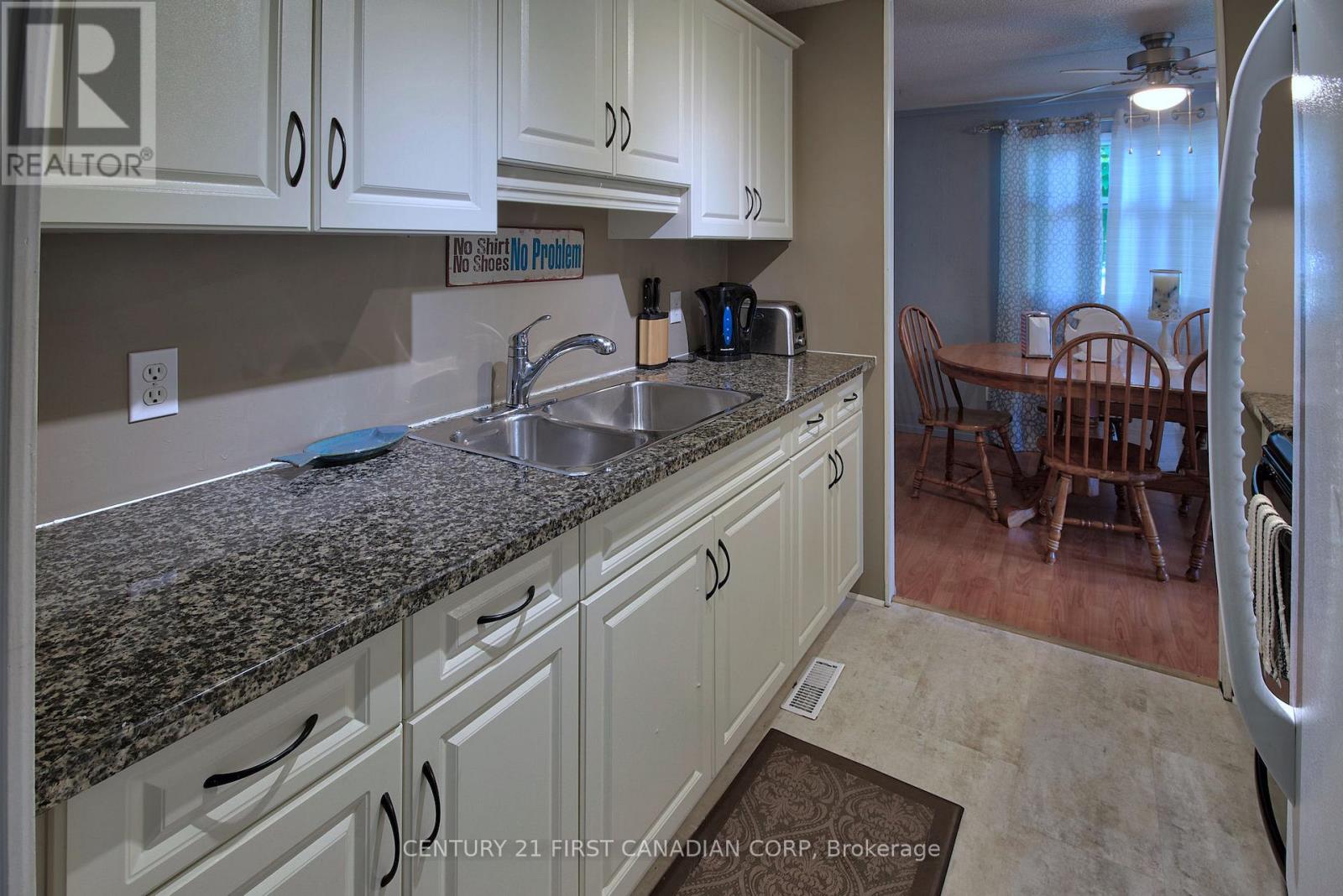 72599 Stanley Street, Bluewater, Ontario  N0M 2T0 - Photo 12 - X13224710