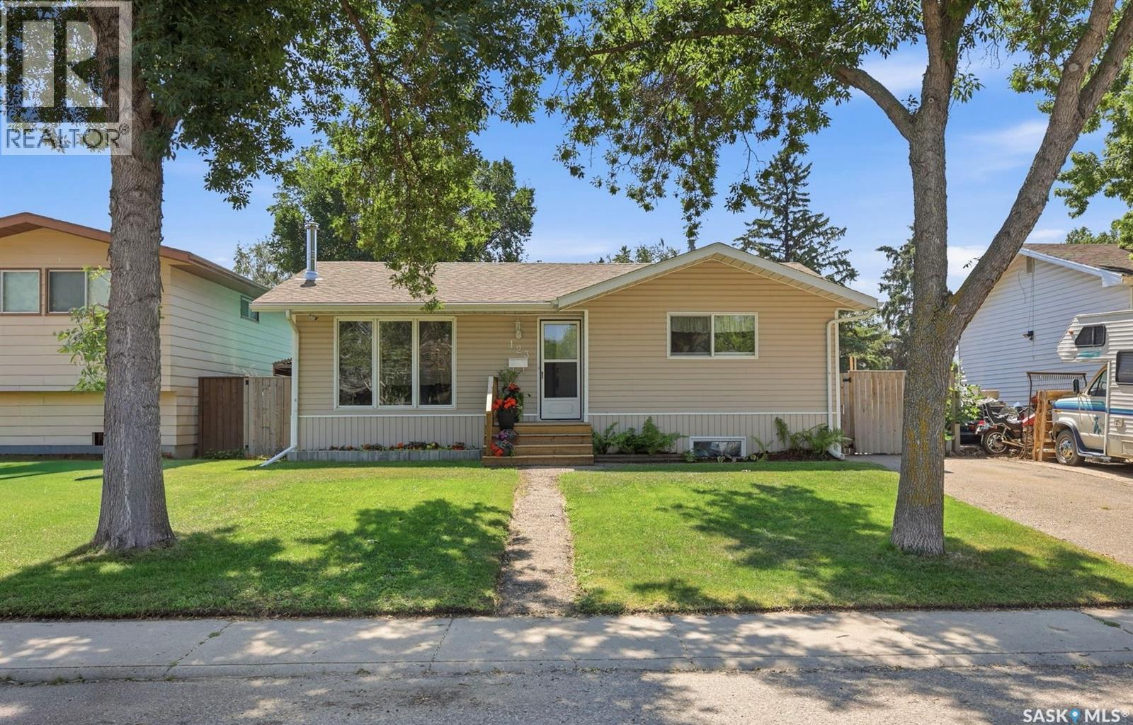 123 Appleby Drive, Saskatoon, Saskatchewan  S7M 4B4 - Photo 1 - SK043959