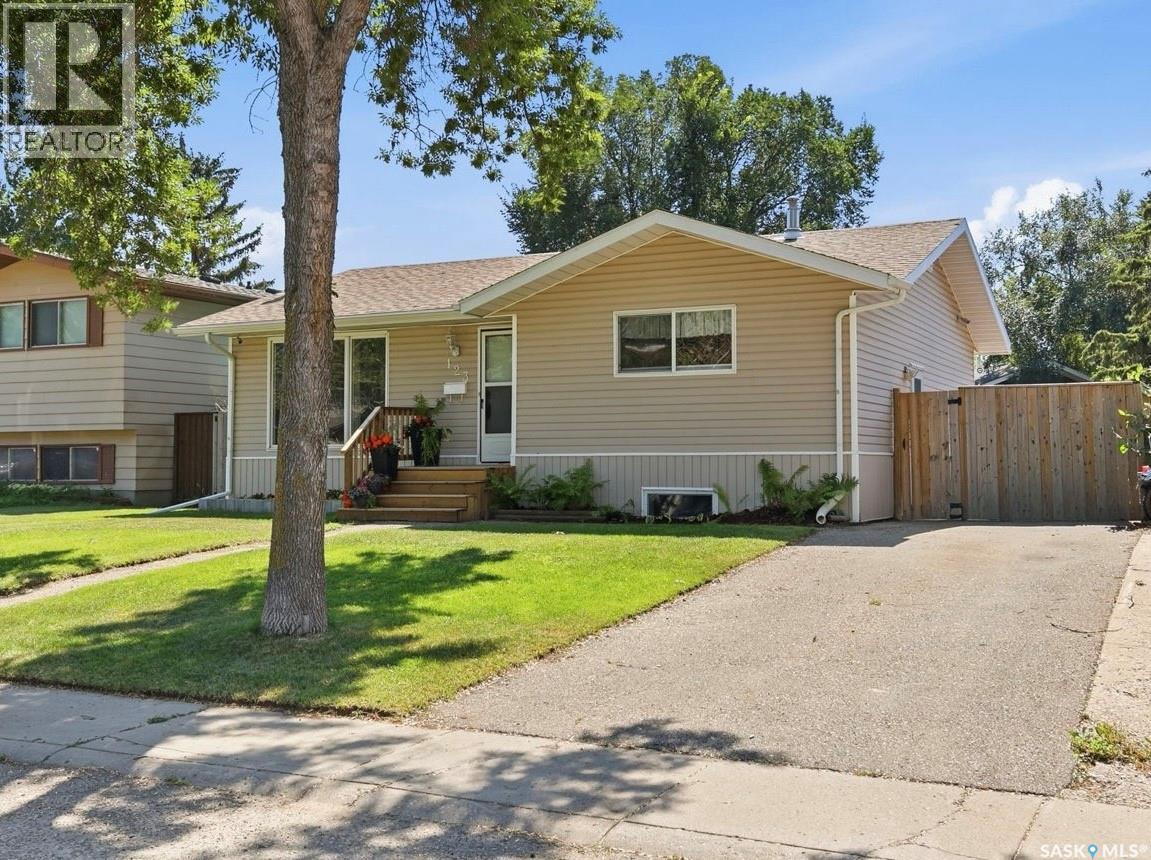 123 Appleby Drive, Saskatoon, Saskatchewan  S7M 4B4 - Photo 2 - SK043959