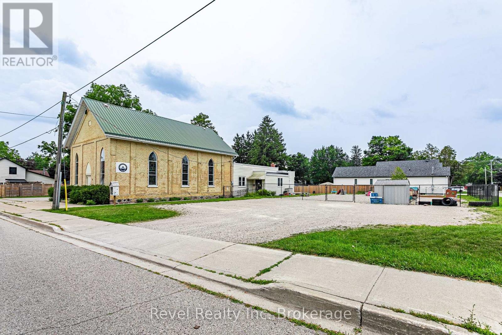 11 Vincent Street, East Zorra-Tavistock, Ontario  N0J 1M0 - Photo 3 - X13623952