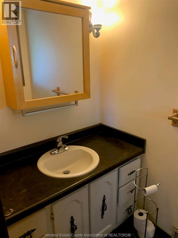 2383 Parkwood, Windsor, Ontario  N8W 2K3 - Photo 6 - 26018434