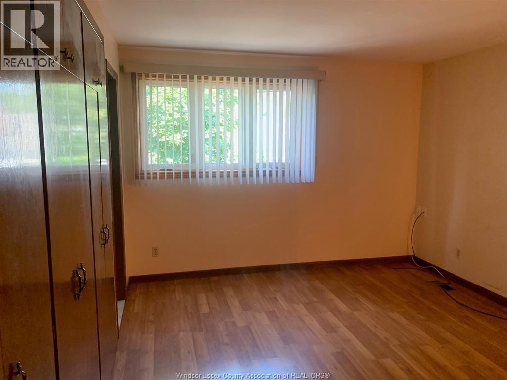 2383 Parkwood, Windsor, Ontario  N8W 2K3 - Photo 7 - 26018434